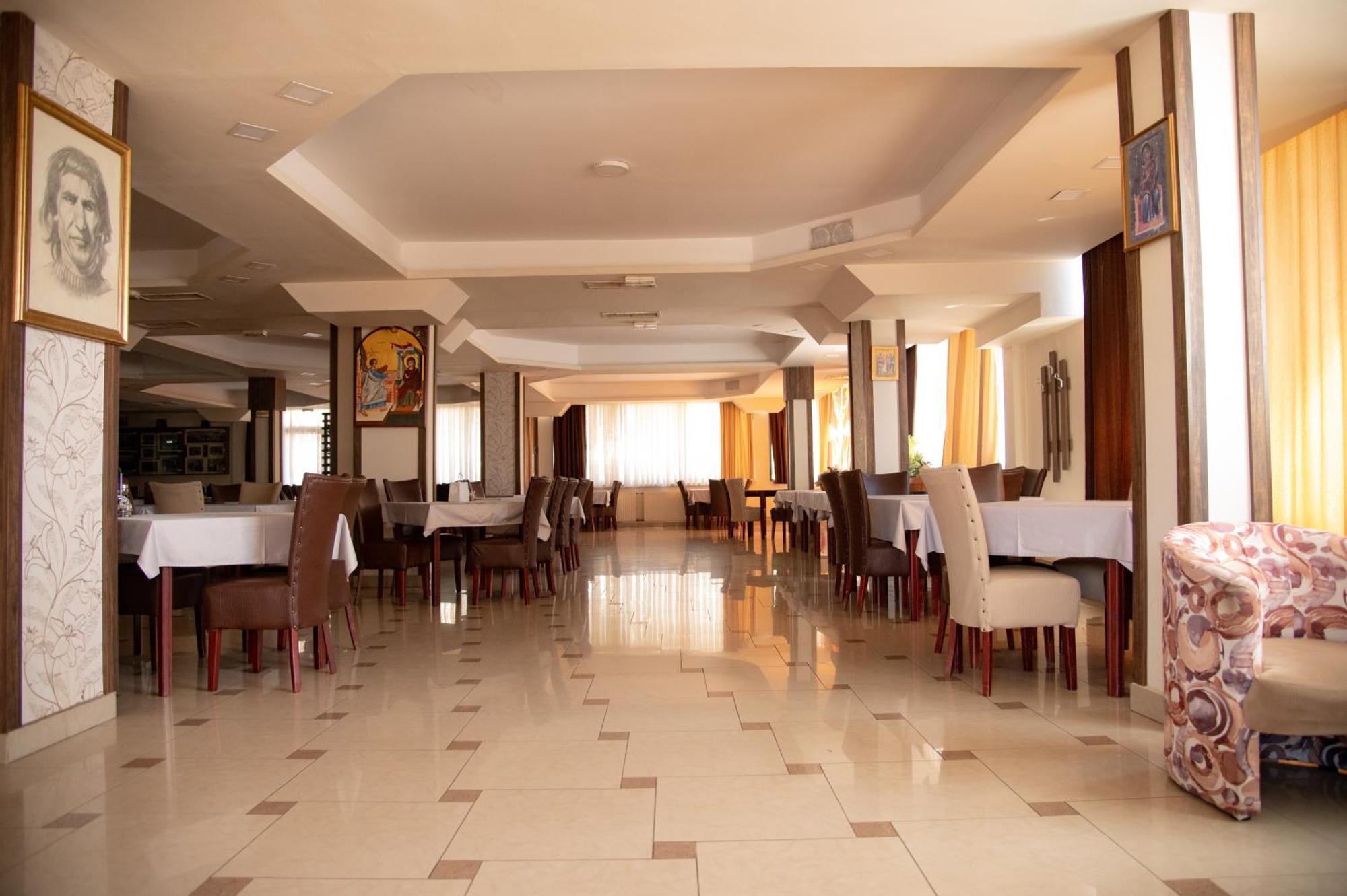 Hotel Istatov 노프 도이란 외부 사진