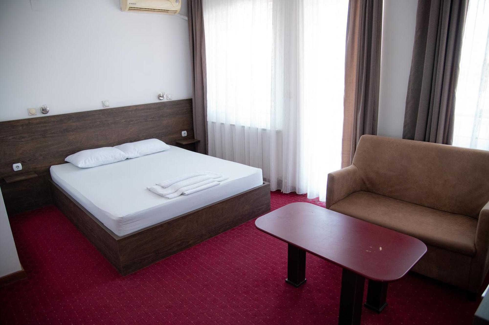 Hotel Istatov 노프 도이란 외부 사진
