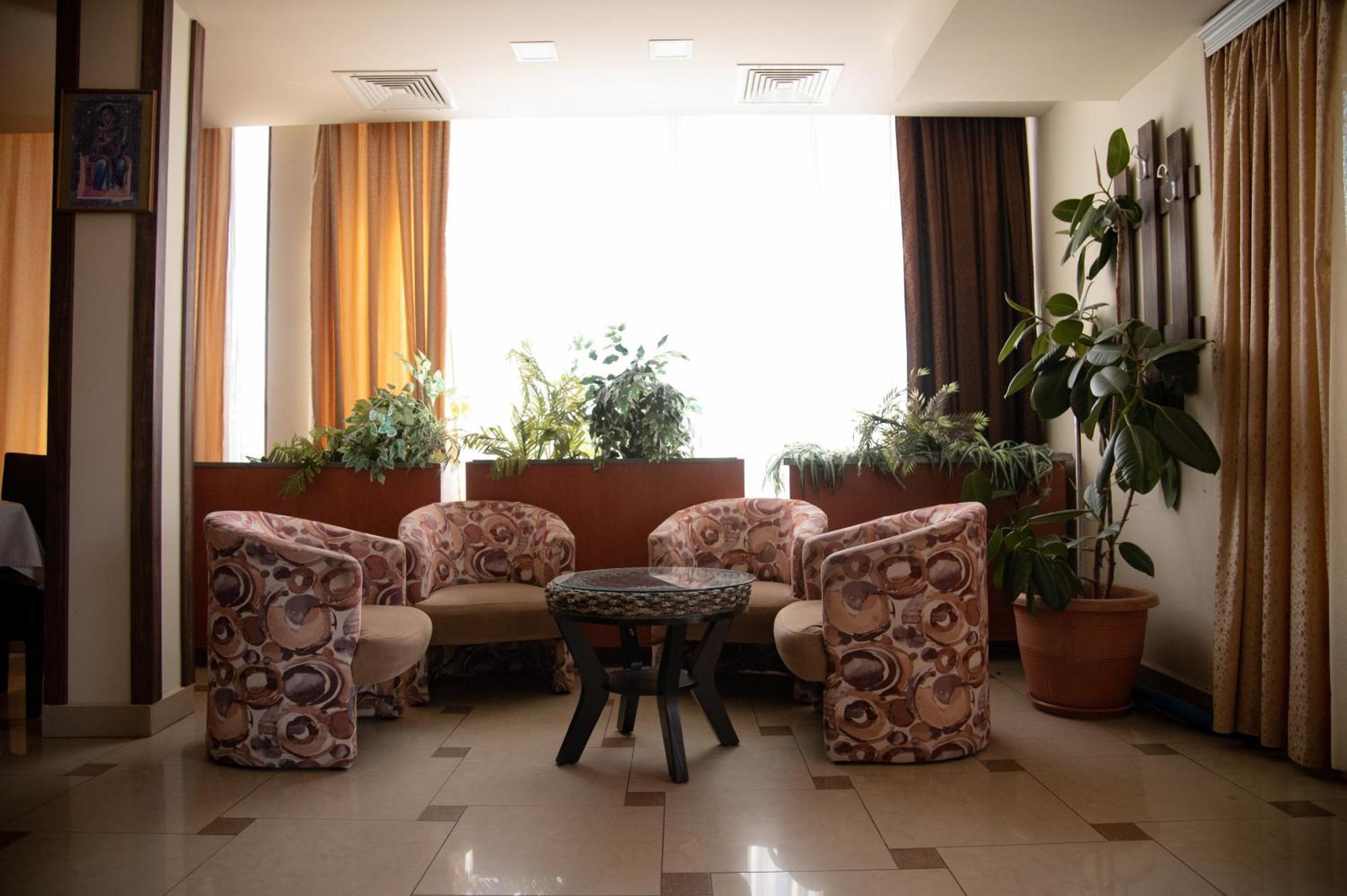 Hotel Istatov 노프 도이란 외부 사진