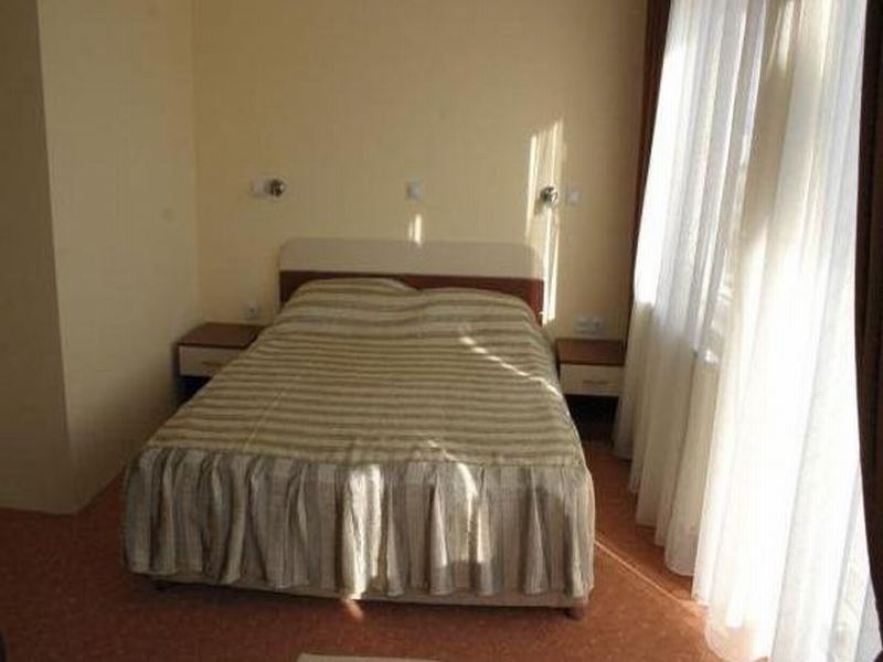 Hotel Istatov 노프 도이란 객실 사진