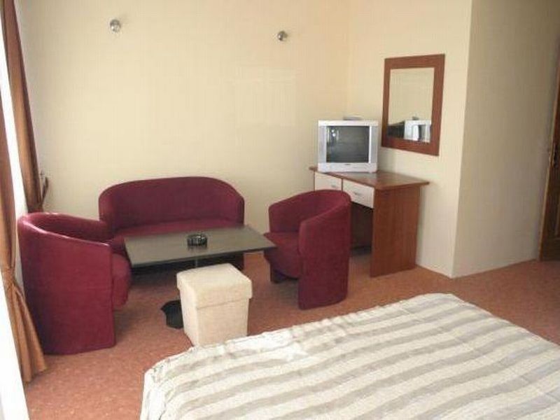 Hotel Istatov 노프 도이란 외부 사진